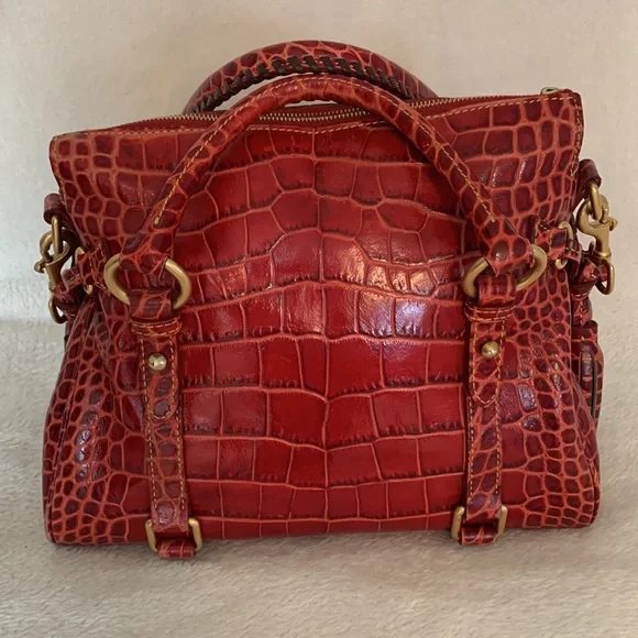 Spectacular Dooney & Bourke Red Crocodile Embossed Leather Handbag - Picture 7 of 15
